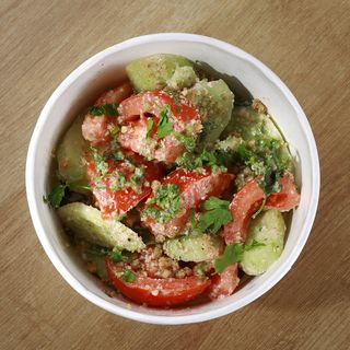 კიტრი პომიდვრის  სალათა ნიგვზით 200გრ