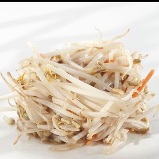 Germogli di soia saltati