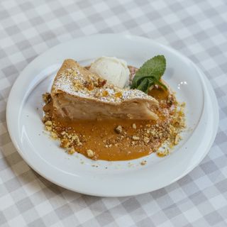 Torta di Mella con Gelatto 