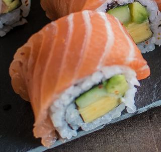 37 Maki Sumokusamon (3 Piezas)