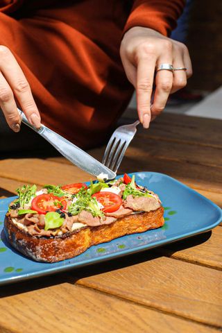 Бріош з ростбіфом (230г)