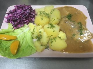 150 g Filet z kurczaka w sosie koperkowym