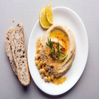Hummus de garbanzos con pan