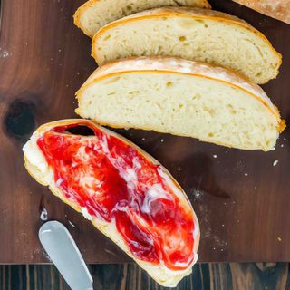 Tostada de mermelada y mantequilla