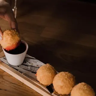 Bolas De Queso (4 Uds.)