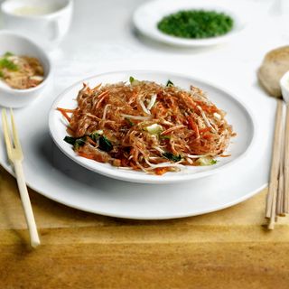 Spaghetti di soia con verdure miste