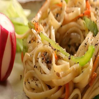 Linguini saltati con verdure