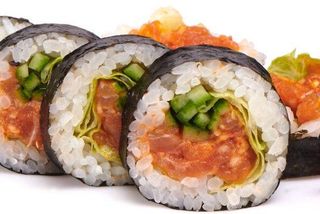 Futomaki Tatar z Łososia