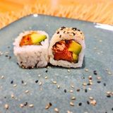 Spicy Salmón Crunch Roll