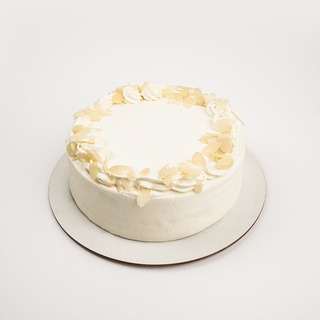 Торт "Молочная девочка" сливки классик (0,640 кг) 