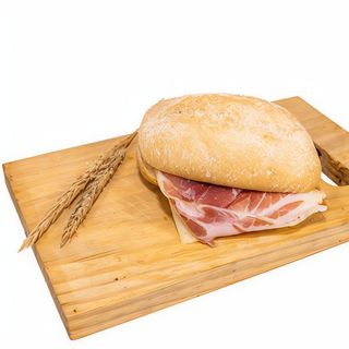 Bocadillo mini de jamón serrano