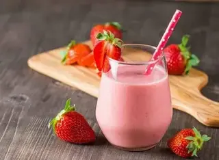 Клубничный коктейль
