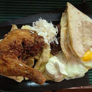 Desayuno con pollo o cena