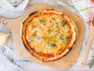 Пица Четири сирена (500 гр.)