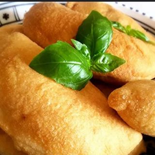 Pizza frita napolitana 