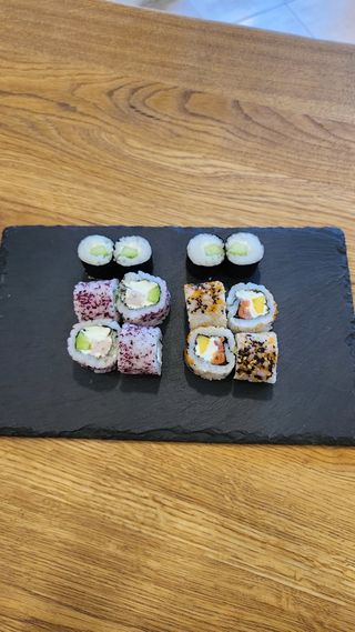 Сьомга и скариди сет (12бр)