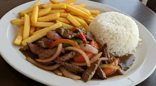 Lomo Saltado Peruano