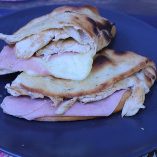 Prego pão frango á di'ferente 