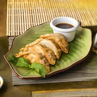 60. Gyozas Fritas De Verdura (4 Uds.)