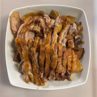 Pato con bambú y seta 