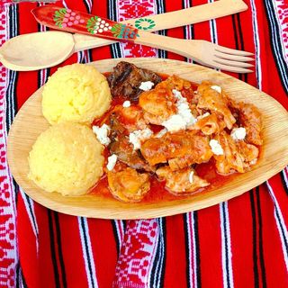 Tochitura de Pui cu Mamaliguta 520 Gr.
