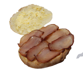 Lepinja sa kajmakom i pršutom