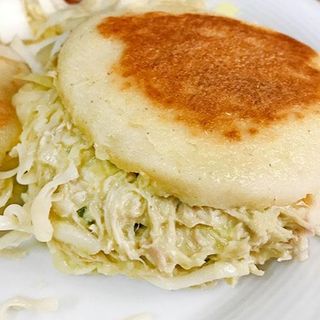 Arepa rellana con Pollo