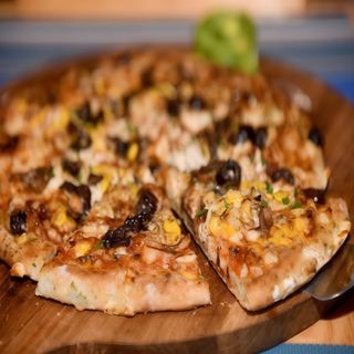 Pizza pollo y olivas (28cm)