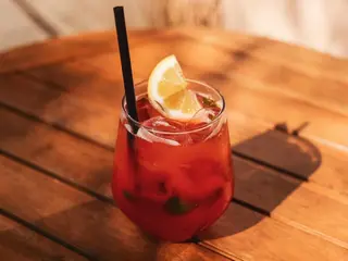 Jagoda-zova mojito
