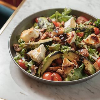 Ensalada De Aguacate A La Brasa