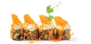 1132. Hossomaki de Salmón Frito con Mango (8 Pzs.)