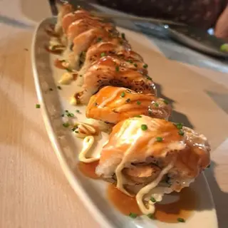 130.Roll Especial De Salmón Flambeado (8 Pzs.)