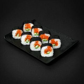 Մակի սաղմոնով և վարունգով