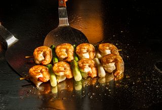 Brocheta de gambas y calamares x2