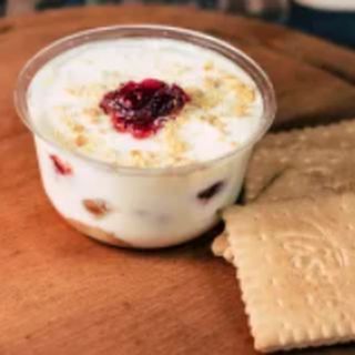 Крем маскарпоне с горски плодове (180г)