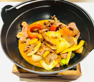Ternera Con Curry Verde