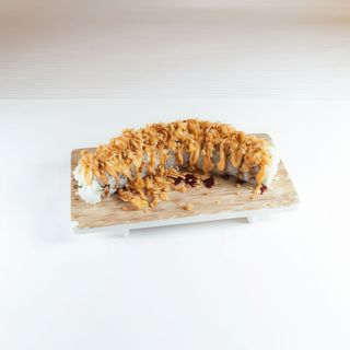 Uramaki de Cangrejo, Aguacate y Cebolla Crujiente (8 pzas.)