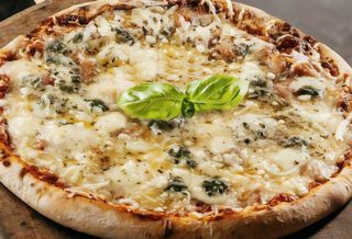 Pizza cuatro quesos (33 cm.)