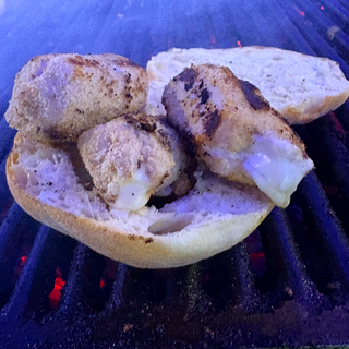 Panino con involtino cotto e formaggio 