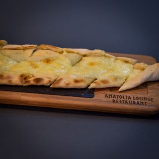 Pide sa sirom i jajetom 