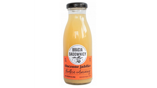 Tłoczony sok z jabłek