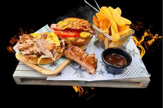 Burger cu carne din coaste de porc