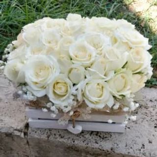 CESTINO di roselline bianche 