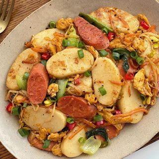 108.Gnocchi di riso con salamino cinese腊肠炒年糕
