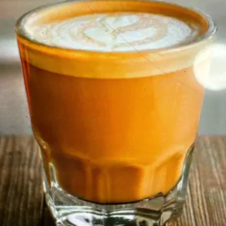 Café Con Leche Y Leche Corto (8 Oz.)