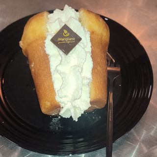 Babá* al rhum pasticceria Marigliano Napoli