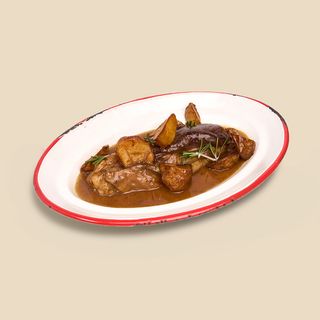 Asado tierno de vaca con patatas rioladas