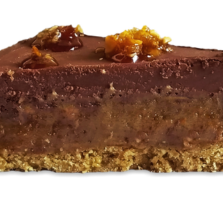 Felie tort vegan snickers
