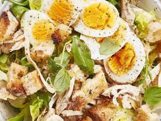 SALADA DE MACARRAO COM OVOS