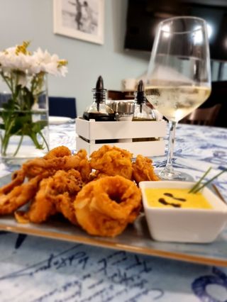 Калмари пържени със Скордаля (250г)